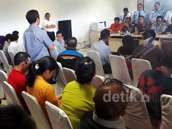 Keluarga Penumpang dan Pihak AirAsia Gelar Pertemuan