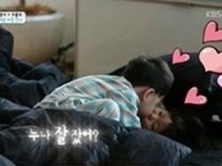 Cup! Manse Bangunkan Choo Sarang dengan Ciuman di Superman Returns