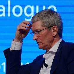 Pengakuan Gay Tak Bikin Pesona CEO Apple Luntur