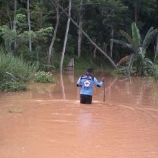 Malang Selatan Diterjang Banjir Setinggi Lutut Orang Dewasa