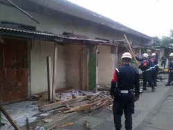 Seratusan Bangunan Liar di Dekat Stasiun Pasar Minggu Juga Dibongkar