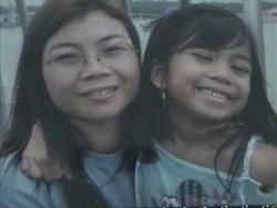 Harap-harap Cemas Ibunda Menunggu Kabar Siti Romlah dan Jasmine Santiago