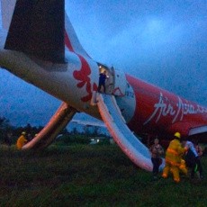 Pesawat AirAsia di Filipina Tergelincir Hingga Keluar Landasan