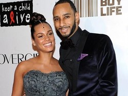 Suami Alicia Keys Dapat Kado Natal Ferrari F12berlinetta