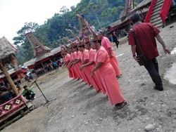 Melihat Upacara Kematian Bangsawan Tana Toraja
