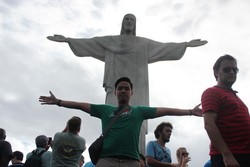 Wajib Coba! Selfie dengan Cristo Redentor di Rio de Janeiro
