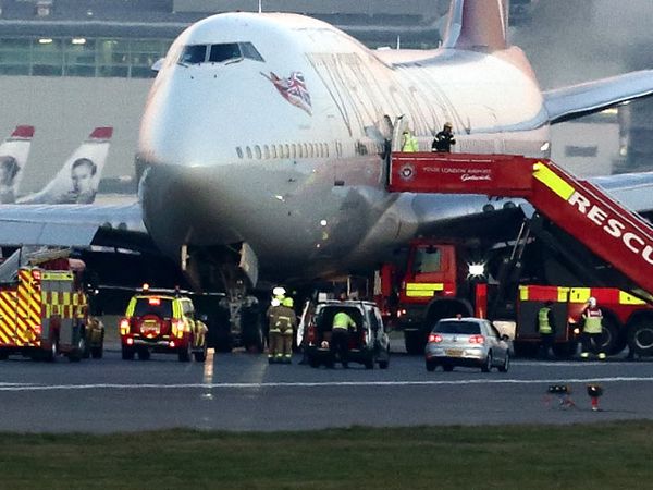 Pesawat Virgin Atlantic Mendarat Darurat