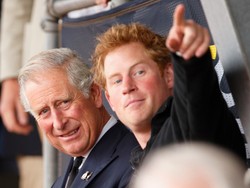 Beredar Isu Pangeran Charles Bukan Ayah Kandung Pangeran Harry