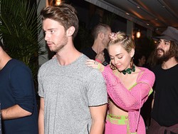 Arnold Schwarzenegger Restui Putranya Pacaran dengan Miley Cyrus