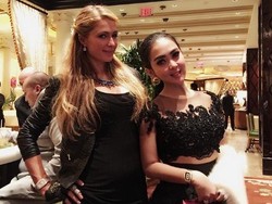 Syahrini Pamer Foto Bareng Paris Hilton