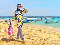 Dos and Donts Berbusana untuk Hijabers Saat Liburan ke Pantai