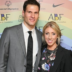 Asmir Begovic Bertemu Jodoh Usai Jadi Ksatria Penyelamat dalam Keributan Bar