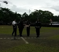 Bantu Tangkap Penjahat, 10 Satpam Ini Dapat Penghargaan