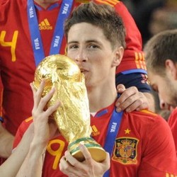 Pulang dengan Sederet Gelar, Waktunya Torres Beri Trofi untuk Atletico