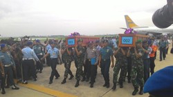 2 Peti Jenazah 001 dan 002 Tiba di Bandara Juanda