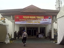 Ini 3 Kontainer Pendingin Jenazah untuk Korban AirAsia di RS Bhayangkara