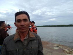 Saksi Mata AirAsia Hartono, Melihat Pesawat Masuk ke Dalam Kabut Tebal