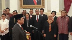 Jokowi Lantik Luhut Panjaitan Jadi Kepala Staf Kepresidenan