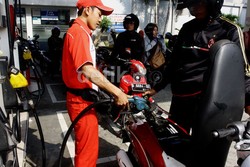 Januari, Harga Pertamax Turun Jadi Rp 8.700/Liter