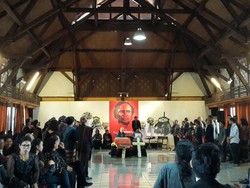 JJ Rizal Mengenang Kepergian Sitor Situmorang dengan Menulis Buku