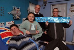 Diprediksi Umurnya Cuma 12 Jam, Liam Masih Bertahan Sampai Ultah ke-21