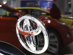 Perang Harga Marak, Target Penjualan Toyota di Tiongkok Meleset