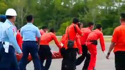 Dengan Heli, 2 Jenazah Korban AirAsia Tiba di Pangkalan Bun