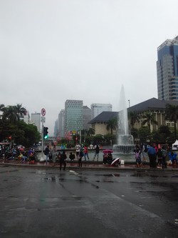 Imbauan Polisi Bagi Turis yang Tahun Baruan di Monas