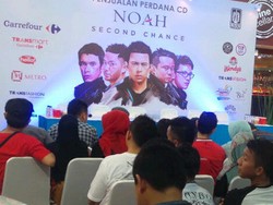 Carrefour Lebak Bulus Dipenuhi Sahabat NOAH