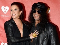 13 Tahun Menikah, Gitaris Guns N Roses dan Istri Pisah Ranjang