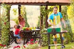 Manfaatkan Bahan yang Ada di Rumah Untuk Pesta Keluarga