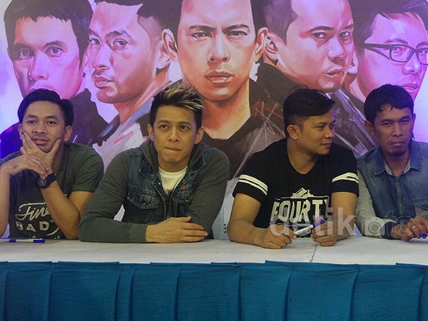 NOAH Gelar Sesi Tanda Tangan untuk 100 Sahabat NOAH NOAH Gelar Sesi Tanda Tangan untuk 100 Sahabat NOAH