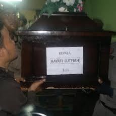 Kedatangan Jenazah Hayati Lutfiyah di Rumah Duka Diwarnai Hujan Deras