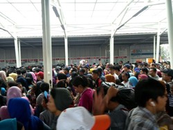 Libur Tahun Baru, Stasiun Bogor Dipadati Penumpang