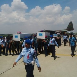 4 Jenazah Penumpang AirAsia Tiba di Juanda