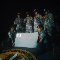Begini Cara Kru KRI Pattimura Sambut 2015 Saat Bertugas Mencari QZ8501