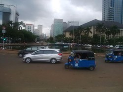 Libur Tahun Baru, Lalin Bundaran Monas Ramai Lancar