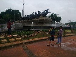 Selain Tugu Monas, Patung Kuda Juga Jadi Tempat Favorit Foto Para Wisatawan
