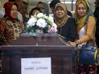 Jenazah Hayati Lutfiah Diserahkan ke Keluarga