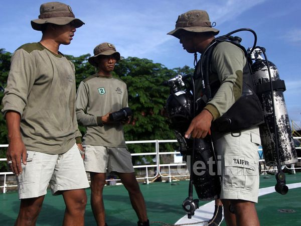 Kopaska Siap Menyelam Cari Korban AirAsia
