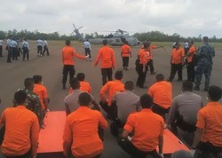 Empat Jenazah Diturunkan dari Heli US Navy di Pangkalan Bun