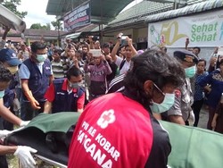 4 Jenazah yang Dibawa Heli US Navy Tiba di RSUD Imanuddin