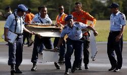 Basarnas: Banyak Serpihan Mengapung, AirAsia Dalam Keadaan Rusak Berat!