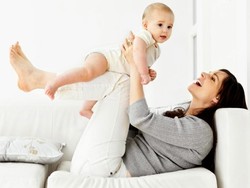 Sayang Bayi? Lakukan Ini Saat Traveling ke Tempat Dingin