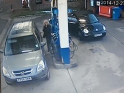 Tidak Tahu Tutup Tangki, Wanita Pengendara CR-V Puter-puter di SPBU