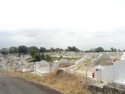 Berkunjung ke Pemakaman Tionghoa Terluas di Pangkalpinang, Berani?