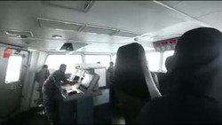 Begini Sulitnya Mengangkat Jenazah di Selat Karimata