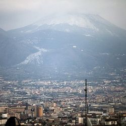 Kebencian dalam Nyanyian Vesuvius Kebencian dalam Nyanyian Vesuvius