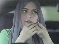 Perankan Hijaber, Carissa Putri Ajarkan Pakai Hijab dengan Berbagai Gaya