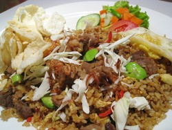 Wangi Berempah Nasi Goreng Kambing untuk Makan Malam